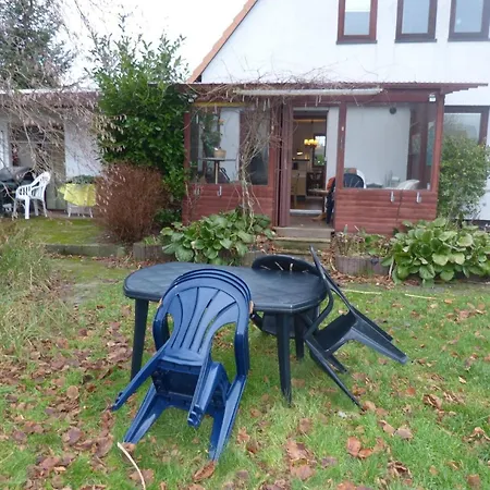 Prázdninový dům Freistehendes In Mit Terrasse, Grill Und Garten