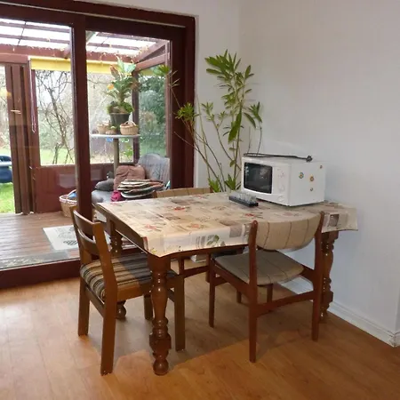 Freistehendes In Mit Terrasse, Grill Und Garten Adendorf